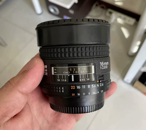 Nikon nikkor 16mm 8 d - f2.8,